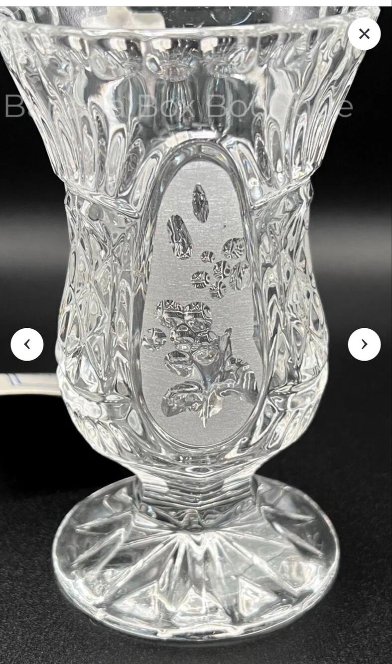 Set of 2 Zajecar cut crystal bud vases from Collectors Crystal Galleries line 5”
